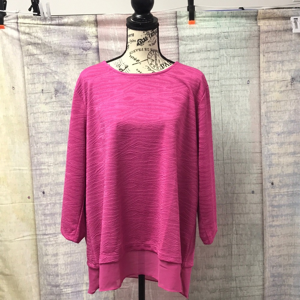 Woman’s Ellen Tracy long sleeve top. Size is XXL